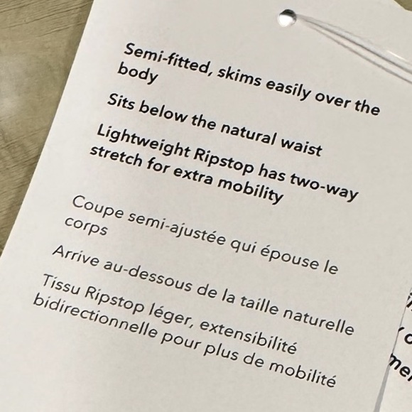 ATHLETA Trekkie North Short UPF Secure Pockets Tan Neutral NWT 16 - Picture 10 of 13